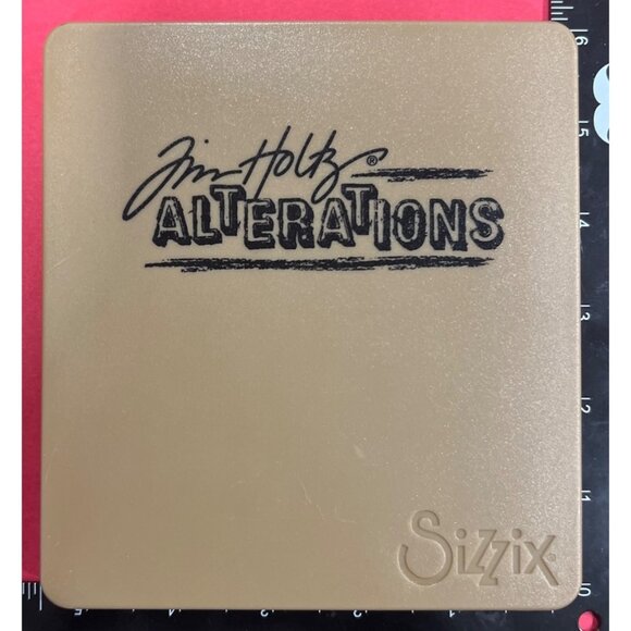 Sizzix Tim Holtz Alterations Regal Crest Die Cut - Picture 1 of 3